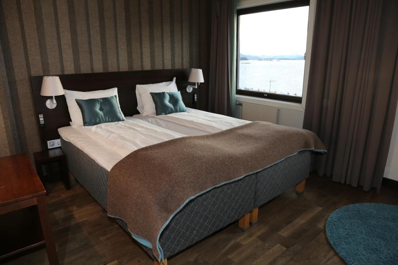 Four Monkeys Hotel Alesund Exterior photo