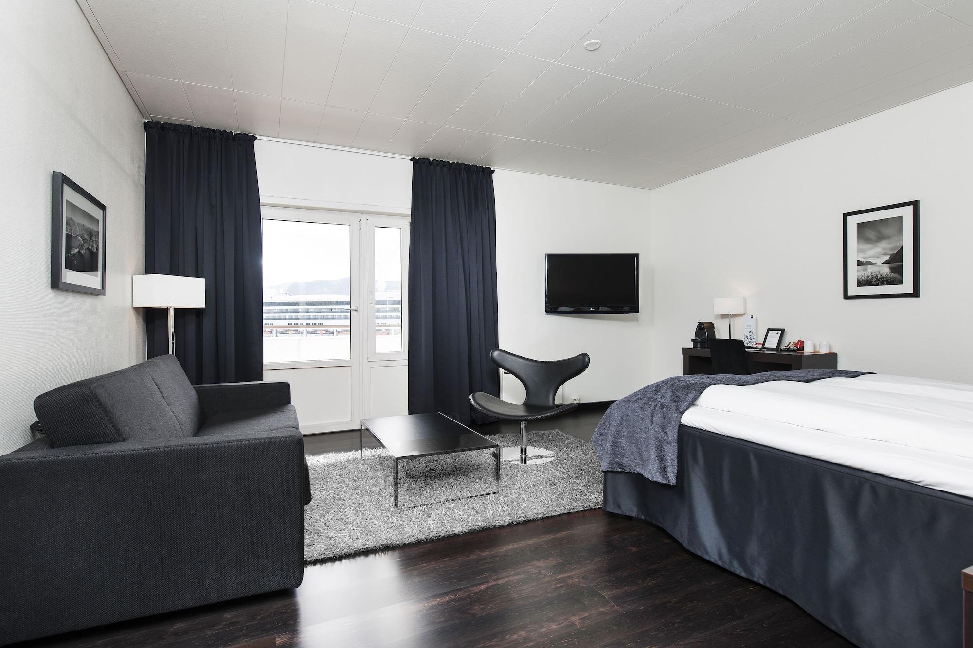 Four Monkeys Hotel Alesund Exterior photo