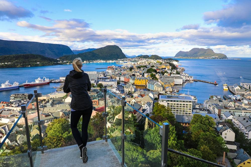 Four Monkeys Hotel Alesund Exterior photo